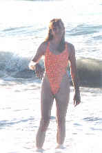 nicoleswim01.jpg